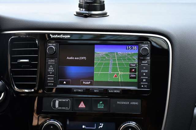 MITSUBISHI Outlander ClearTec Instyle 4WD Navi Kam 7 Sitzer Ansicht 18 für Fahrzeugdetailseite