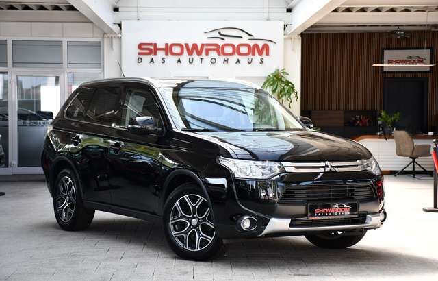 MITSUBISHI Outlander ClearTec Instyle 4WD Navi Kam 7 Sitzer Ansicht 2 für Fahrzeugdetailseite