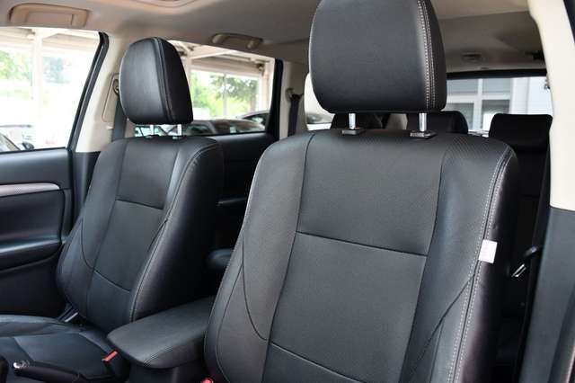 MITSUBISHI Outlander ClearTec Instyle 4WD Navi Kam 7 Sitzer Ansicht 21 für Fahrzeugdetailseite
