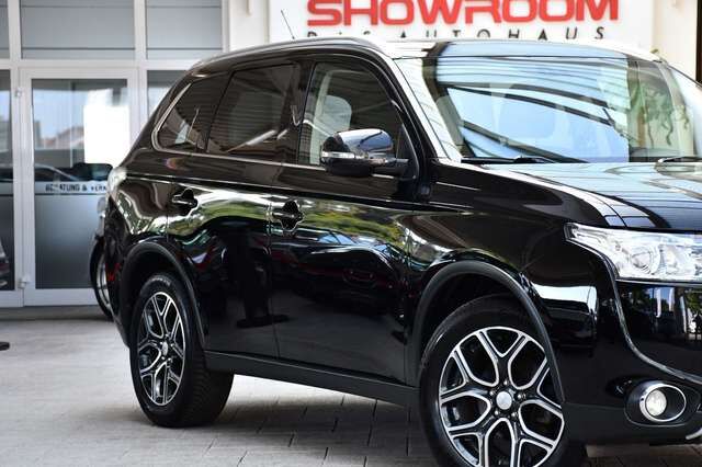 MITSUBISHI Outlander ClearTec Instyle 4WD Navi Kam 7 Sitzer Ansicht 28 für Fahrzeugdetailseite