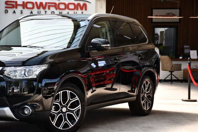 MITSUBISHI Outlander ClearTec Instyle 4WD Navi Kam 7 Sitzer Ansicht 30 für Fahrzeugdetailseite