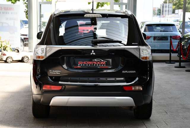 MITSUBISHI Outlander ClearTec Instyle 4WD Navi Kam 7 Sitzer Ansicht 5 für Fahrzeugdetailseite