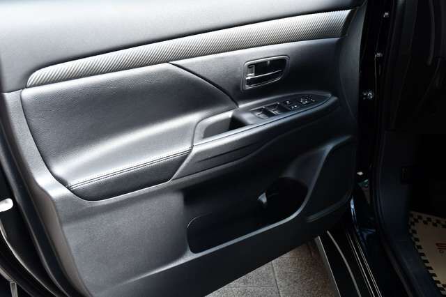 MITSUBISHI Outlander ClearTec Instyle 4WD Navi Kam 7 Sitzer Ansicht 7 für Fahrzeugdetailseite