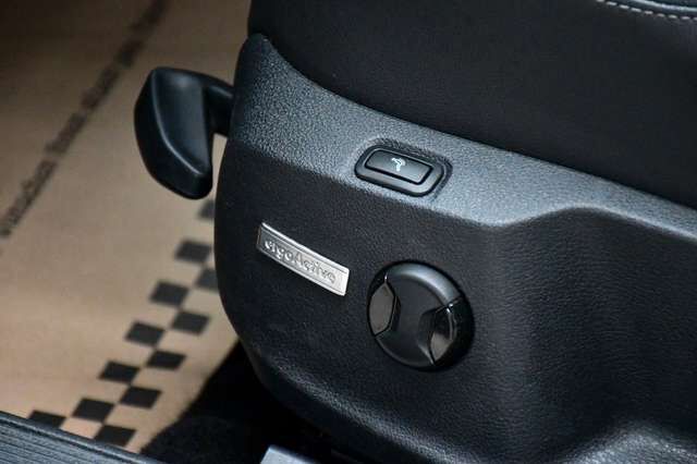 VW Golf VII Lim. Comfortline BlueTDI DSG ACC 1.Hand Ansicht 11 für Fahrzeugdetailseite