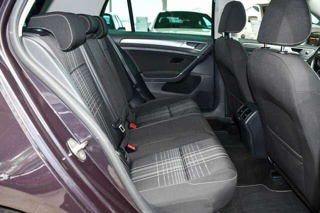 VW Golf VII Lim. Lounge Standheiz. PDC Rentner 2.Hd Ansicht 13 für Fahrzeugdetailseite