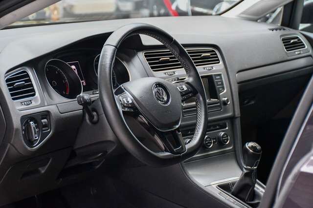 VW Golf VII Lim. Lounge Standheiz. PDC Rentner 2.Hd Ansicht 15 für Fahrzeugdetailseite
