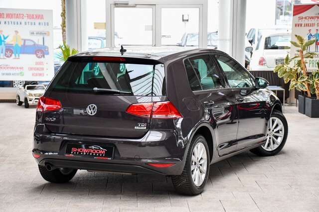 VW Golf VII Lim. Lounge Standheiz. PDC Rentner 2.Hd Ansicht 2 für Fahrzeugdetailseite