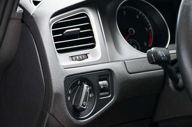 VW Golf VII Lim. Lounge Standheiz. PDC Rentner 2.Hd Ansicht 9 für Fahrzeugdetailseite
