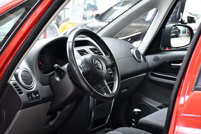 SUZUKI SX4 Diesel 2.0 DDiS 4WD Allrad Comfort Keyless Ansicht 14 für Fahrzeugdetailseite