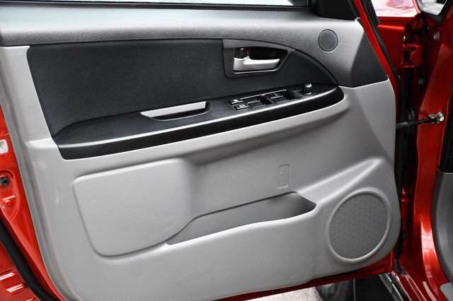 SUZUKI SX4 Diesel 2.0 DDiS 4WD Allrad Comfort Keyless Ansicht 7 für Fahrzeugdetailseite