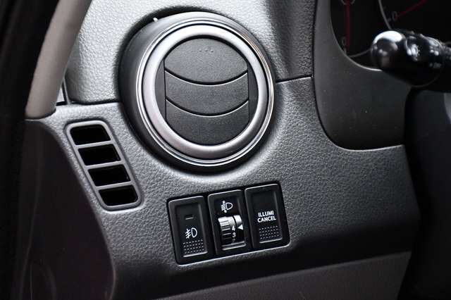 SUZUKI SX4 Diesel 2.0 DDiS 4WD Allrad Comfort Keyless Ansicht 9 für Fahrzeugdetailseite
