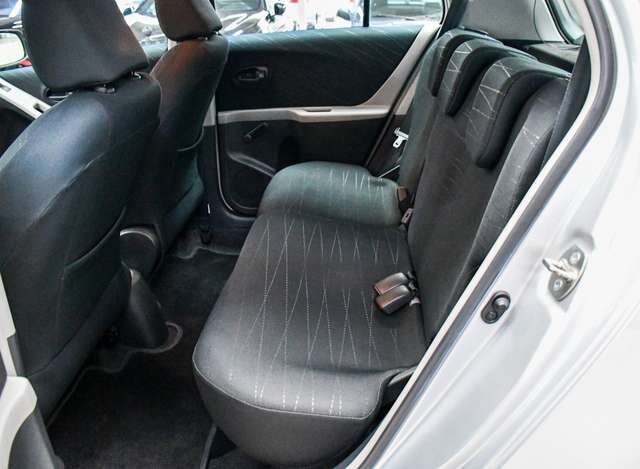 TOYOTA Yaris Sol 2.Hand Nur 30tkm! Ansicht 12 für Fahrzeugdetailseite