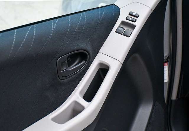 TOYOTA Yaris Sol 2.Hand Nur 30tkm! Ansicht 9 für Fahrzeugdetailseite