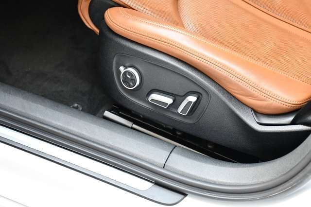 AUDI A6 Avant 3.0 TDI clean Matrix LED HUD Top View Ansicht 12 für Fahrzeugdetailseite
