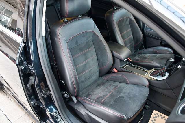 FORD Mondeo Lim. Titanium S 2.0 203 PS Automatik PDC Ansicht 12 für Fahrzeugdetailseite