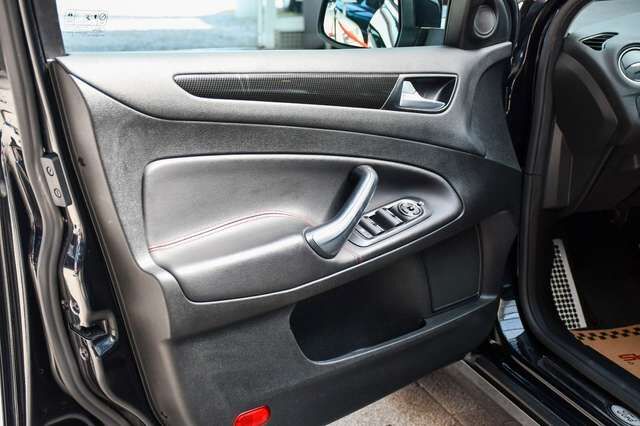 FORD Mondeo Lim. Titanium S 2.0 203 PS Automatik PDC Ansicht 7 für Fahrzeugdetailseite