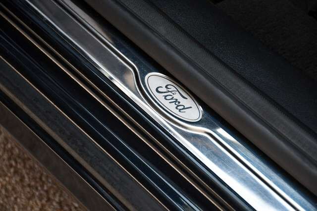 FORD Mondeo Lim. Titanium S 2.0 203 PS Automatik PDC Ansicht 8 für Fahrzeugdetailseite