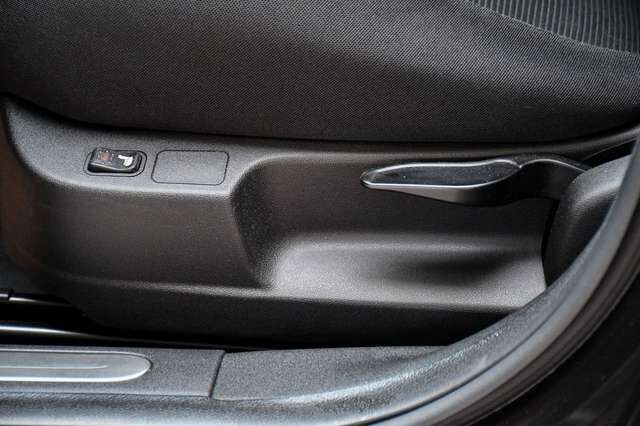 ALFA ROMEO Giulietta Turismo Sportpaket Brembo Perleffekt Ansicht 10 für Fahrzeugdetailseite
