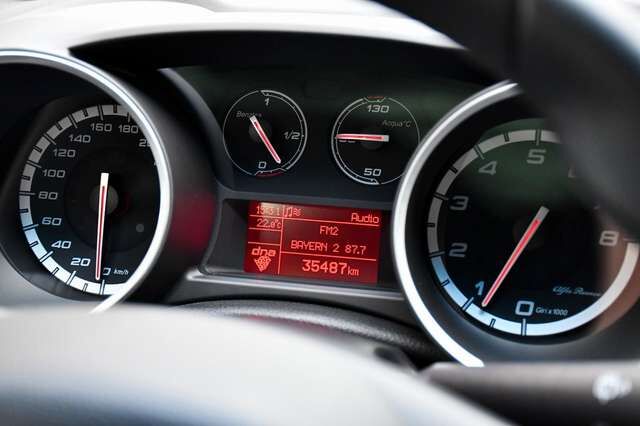 ALFA ROMEO Giulietta Turismo Sportpaket Brembo Perleffekt Ansicht 27 für Fahrzeugdetailseite