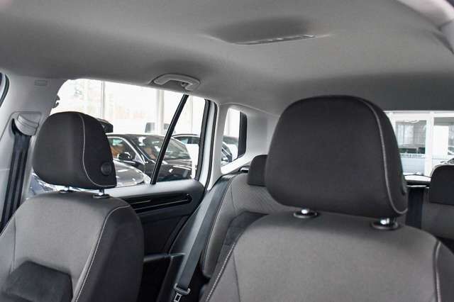 VW Golf Sportsvan VII Highline BMT 40tkm! Ansicht 13 für Fahrzeugdetailseite