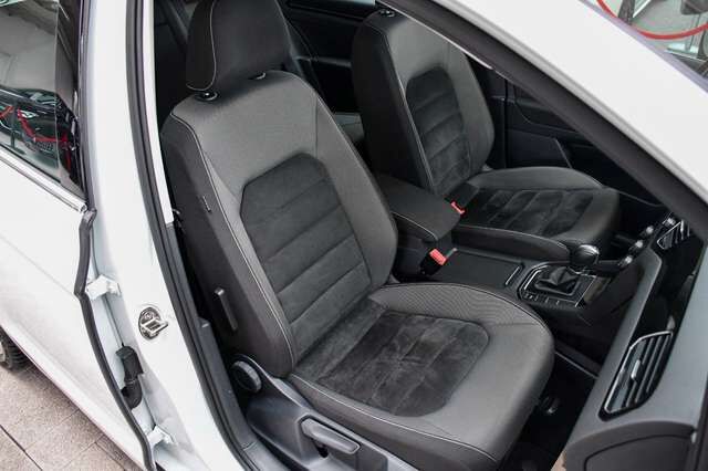 VW Golf Sportsvan VII Highline BMT 40tkm! Ansicht 15 für Fahrzeugdetailseite