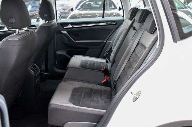 VW Golf Sportsvan VII Highline BMT 40tkm! Ansicht 16 für Fahrzeugdetailseite