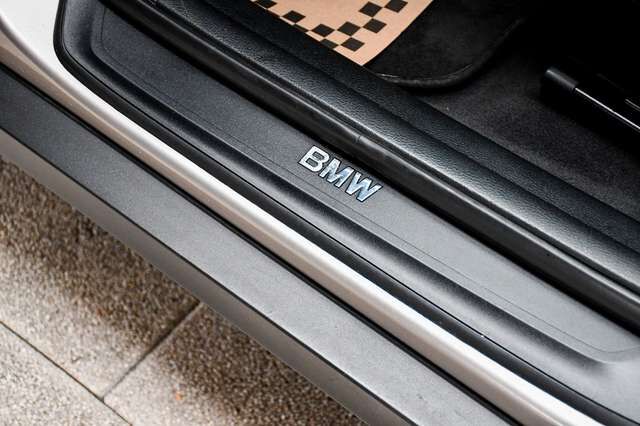BMW X1 xDrive 25i 3.0 6 Zylinder Automatik 1.Hand Ansicht 10 für Fahrzeugdetailseite