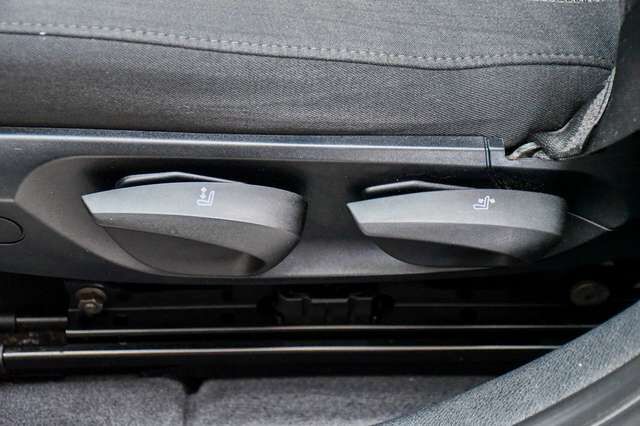 BMW X1 xDrive 25i 3.0 6 Zylinder Automatik 1.Hand Ansicht 13 für Fahrzeugdetailseite