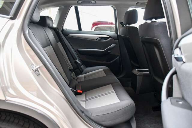 BMW X1 xDrive 25i 3.0 6 Zylinder Automatik 1.Hand Ansicht 16 für Fahrzeugdetailseite
