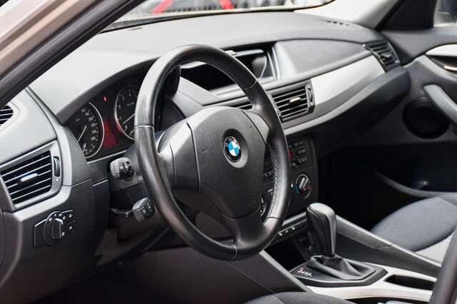 BMW X1 xDrive 25i 3.0 6 Zylinder Automatik 1.Hand Ansicht 18 für Fahrzeugdetailseite