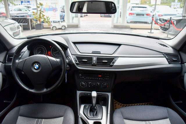 BMW X1 xDrive 25i 3.0 6 Zylinder Automatik 1.Hand Ansicht 20 für Fahrzeugdetailseite
