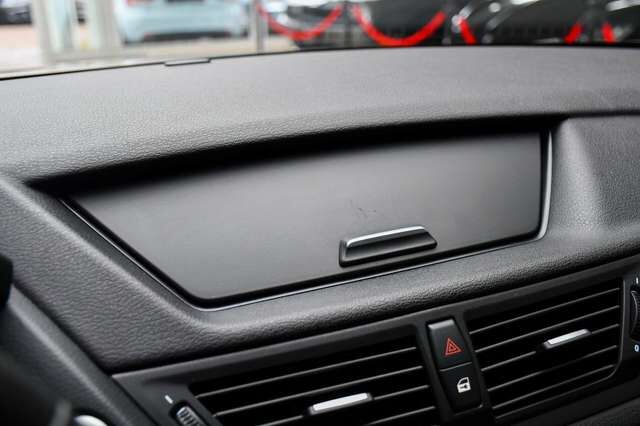 BMW X1 xDrive 25i 3.0 6 Zylinder Automatik 1.Hand Ansicht 25 für Fahrzeugdetailseite