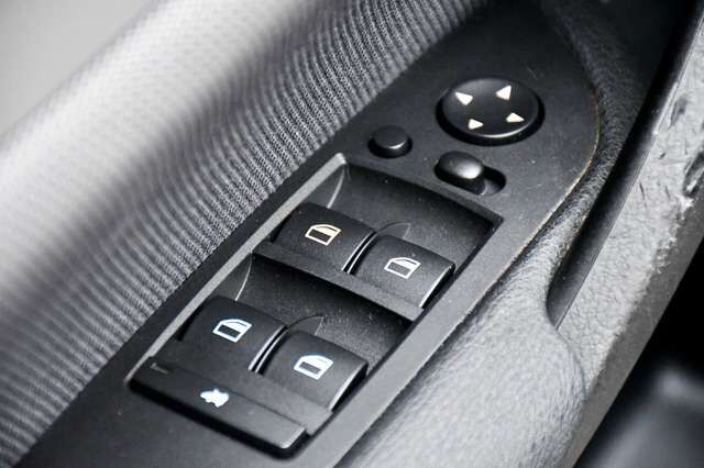 BMW X1 xDrive 25i 3.0 6 Zylinder Automatik 1.Hand Ansicht 8 für Fahrzeugdetailseite