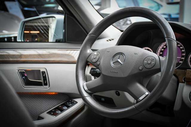MERCEDES-BENZ E220 cdi Limousine Elegance Aut. 2.Hand Rentner Ansicht 14 für Fahrzeugdetailseite