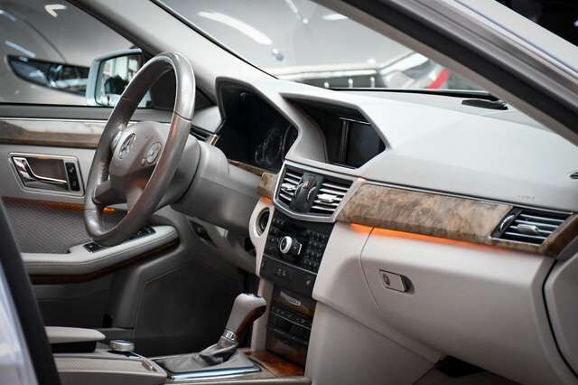 MERCEDES-BENZ E220 cdi Limousine Elegance Aut. 2.Hand Rentner Ansicht 15 für Fahrzeugdetailseite