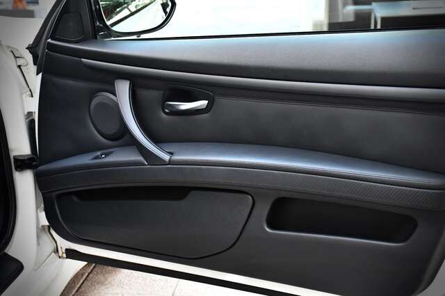 BMW M3 Coupe V8 Handschalter M Drive Shadow-Line Ansicht 13 für Fahrzeugdetailseite