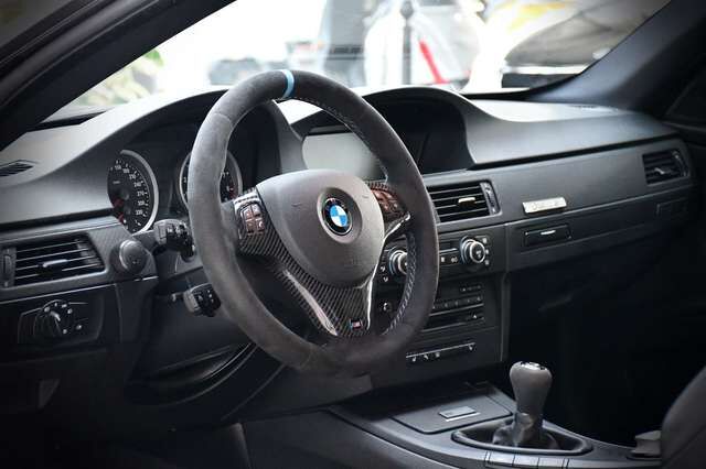 BMW M3 Coupe V8 Handschalter M Drive Shadow-Line Ansicht 16 für Fahrzeugdetailseite