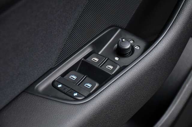AUDI A3 Limousine Ambition Ultra Navi 3xIsofix 2.Hand Ansicht 8 für Fahrzeugdetailseite