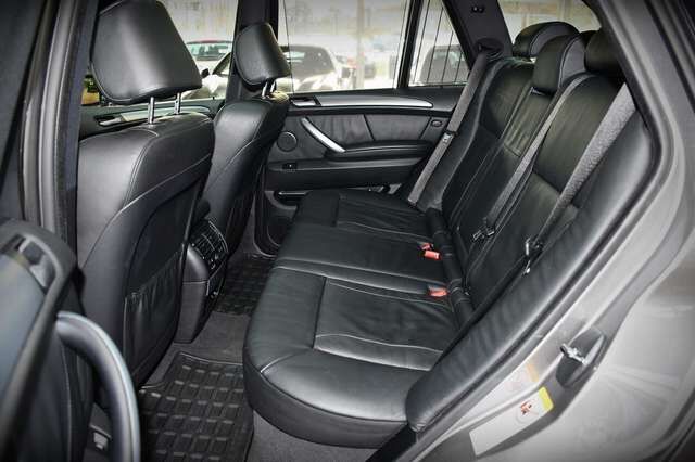 BMW X5 4.4i Sport-Paket Exklusiv-Leder Pano Xenon DE Ansicht 17 für Fahrzeugdetailseite