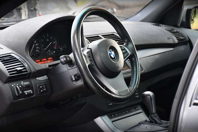 BMW X5 4.4i Sport-Paket Exklusiv-Leder Pano Xenon DE Ansicht 20 für Fahrzeugdetailseite