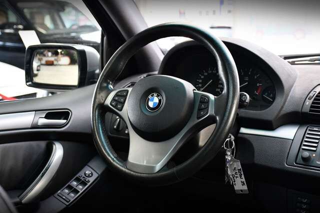 BMW X5 4.4i Sport-Paket Exklusiv-Leder Pano Xenon DE Ansicht 23 für Fahrzeugdetailseite