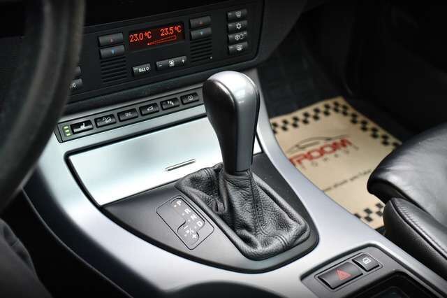 BMW X5 4.4i Sport-Paket Exklusiv-Leder Pano Xenon DE Ansicht 28 für Fahrzeugdetailseite