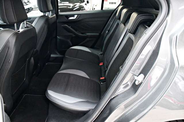 FORD Focus Lim. ST Recaro Design-Paket 1.Hand 68tkm! Ansicht 13 für Fahrzeugdetailseite