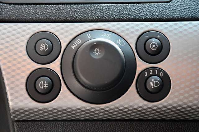 OPEL Astra H GTC Sport OPC Line Sitzheizung PDC Ansicht 15 für Fahrzeugdetailseite