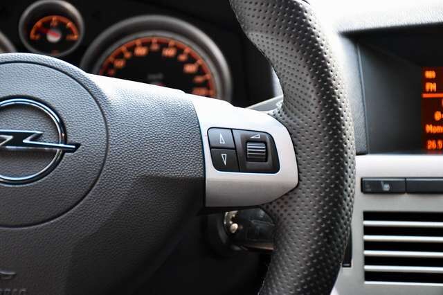 OPEL Astra H GTC Sport OPC Line Sitzheizung PDC Ansicht 19 für Fahrzeugdetailseite