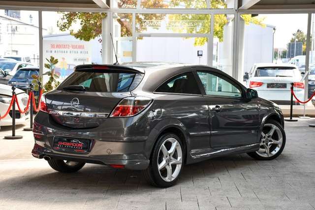 OPEL Astra H GTC Sport OPC Line Sitzheizung PDC Ansicht 2 für Fahrzeugdetailseite