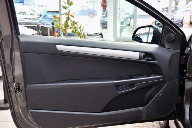 OPEL Astra H GTC Sport OPC Line Sitzheizung PDC Ansicht 7 für Fahrzeugdetailseite