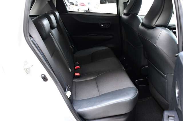 TOYOTA Yaris Hybrid Club Lounge Navi Shz 49tkm Ansicht 17 für Fahrzeugdetailseite