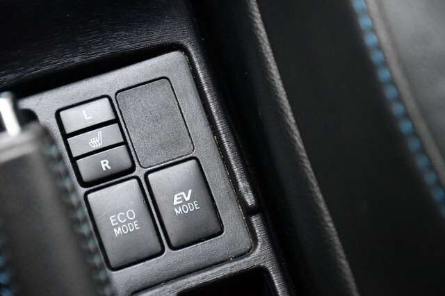TOYOTA Yaris Hybrid Club Lounge Navi Shz 49tkm Ansicht 21 für Fahrzeugdetailseite