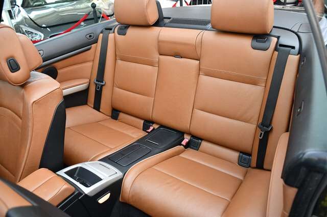 BMW 325 i Cabrio 3.0l 6Zylinder N53 Navi Leder Memory Ansicht 14 für Fahrzeugdetailseite